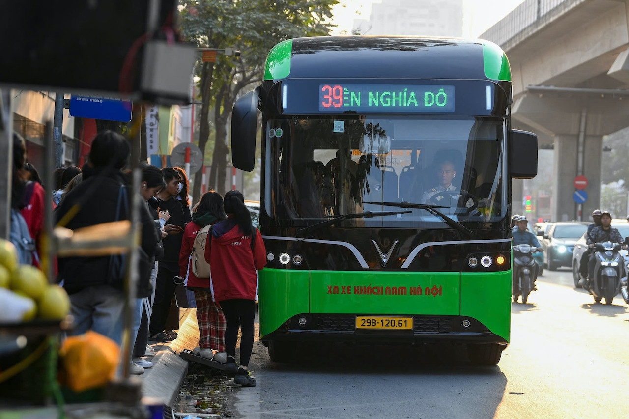 Hà Nội tăng cường xe buýt đến Trung tâm Triển lãm Việt Nam