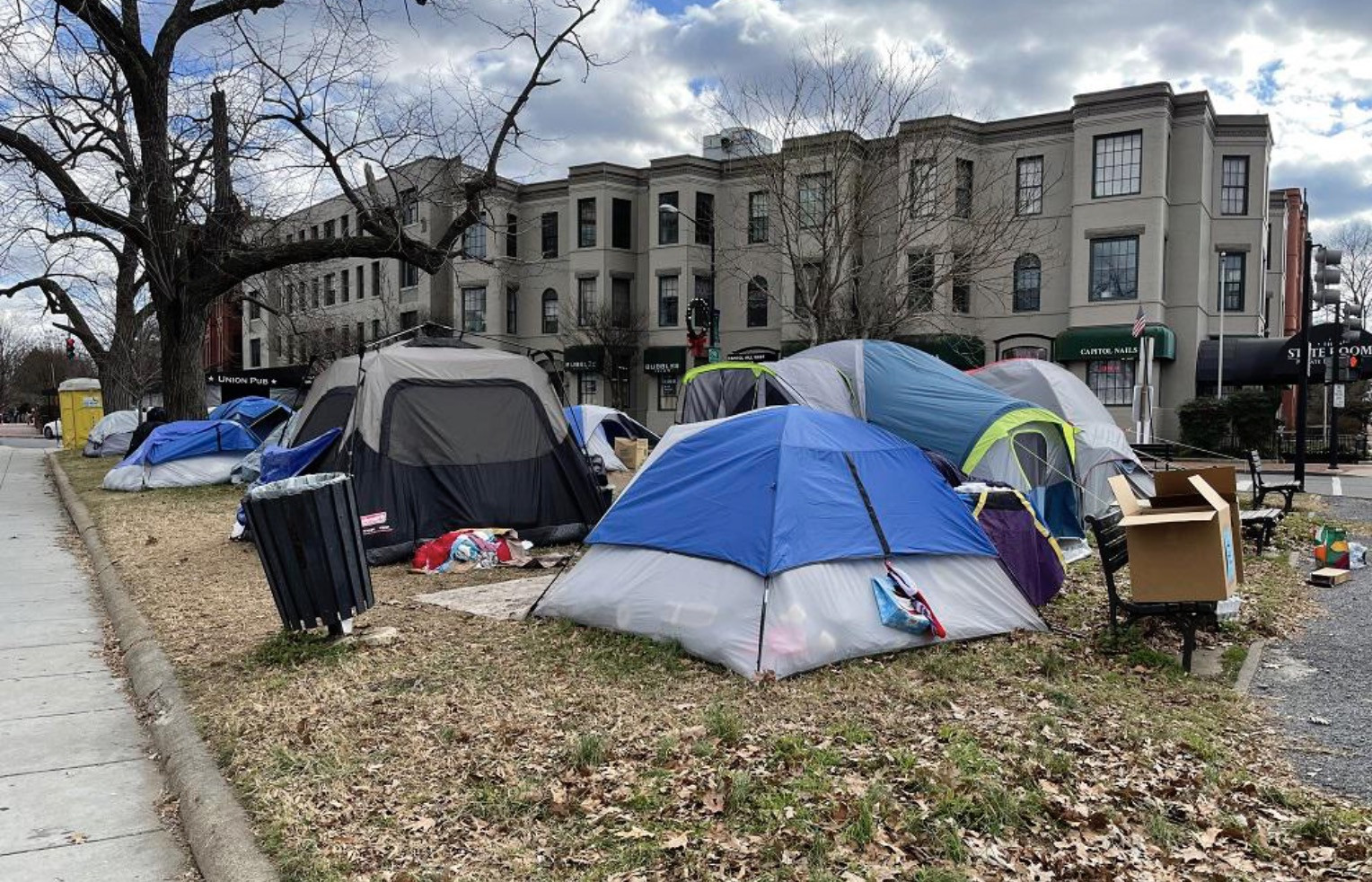 Vô gia cư. Ảnh: STRF/STAR MAX/IPX