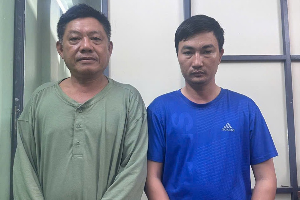 Khởi tố, bắt tạm giam 2 người dùng hung khí đánh nhau giữa đường ở TPHCM