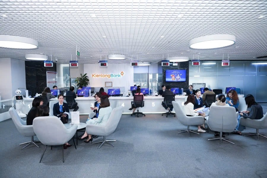 KienlongBank ưu đãi kép: Giao dịch ngoại tệ 0 đồng phí, rinh xe sang về nhà