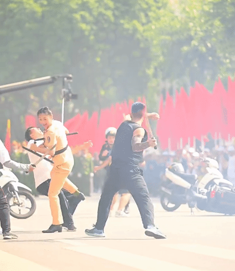 nữ chiến sĩ công an HN