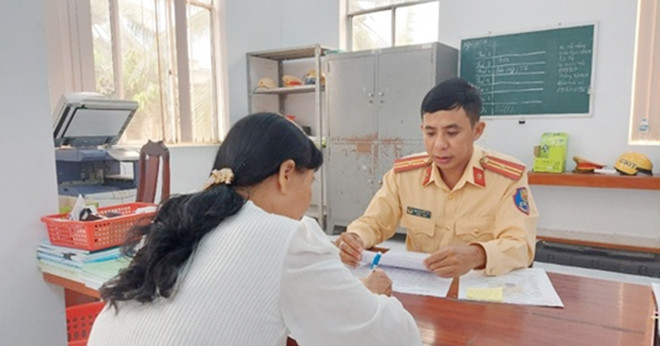 Nữ tài xế 64 tuổi lái ôtô ngược chiều trên quốc lộ nhận quyết định xử phạt
