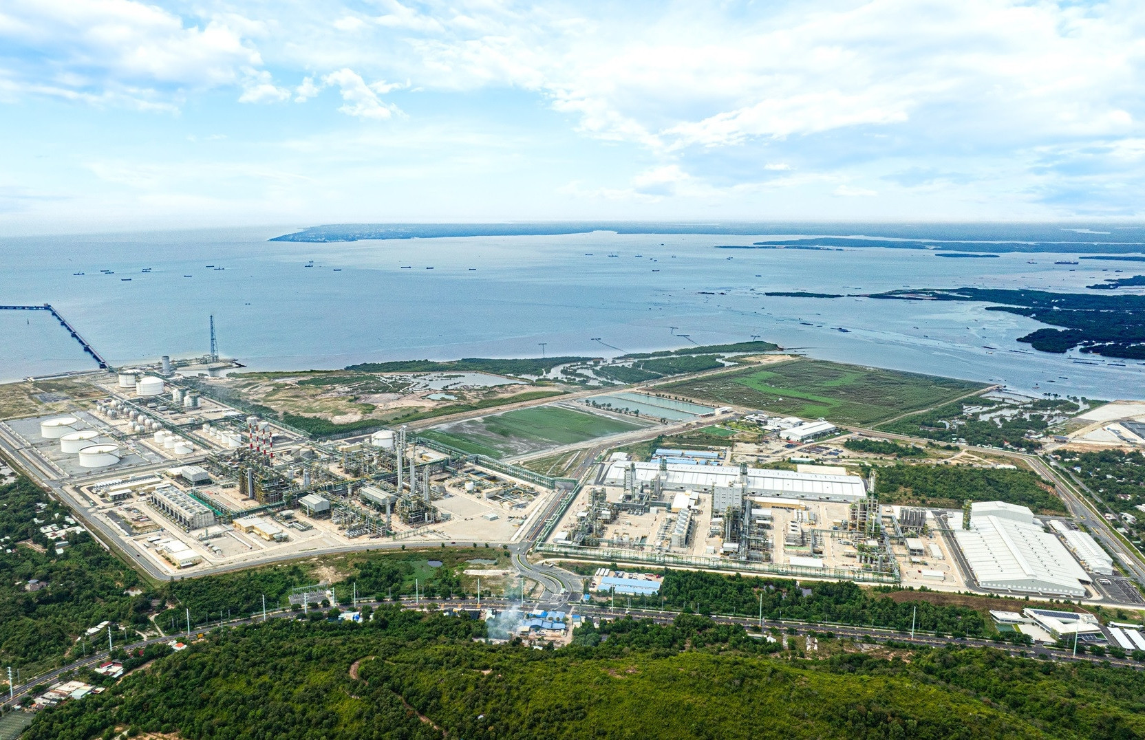 Tổ hợp hoá dầu 5,4 tỷ USD ở Việt Nam sắp vận hành lại sau gần 1 năm tạm dừng