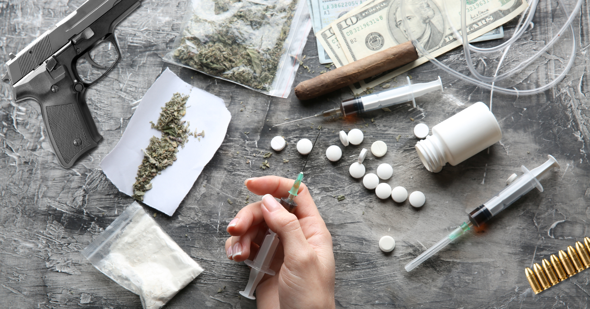 Trai phố Hà thành nghiện ma túy &amp;apos;đá&amp;apos;, bật nhạc to để thử súng trong phòng trọ