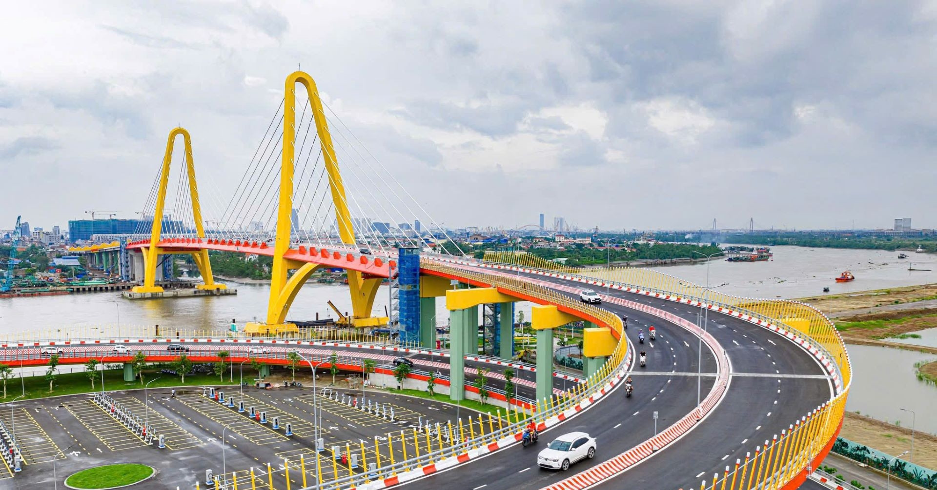 Vingroup công bố 2 trụ cột hoạt động mới: hạ tầng và năng lượng xanh