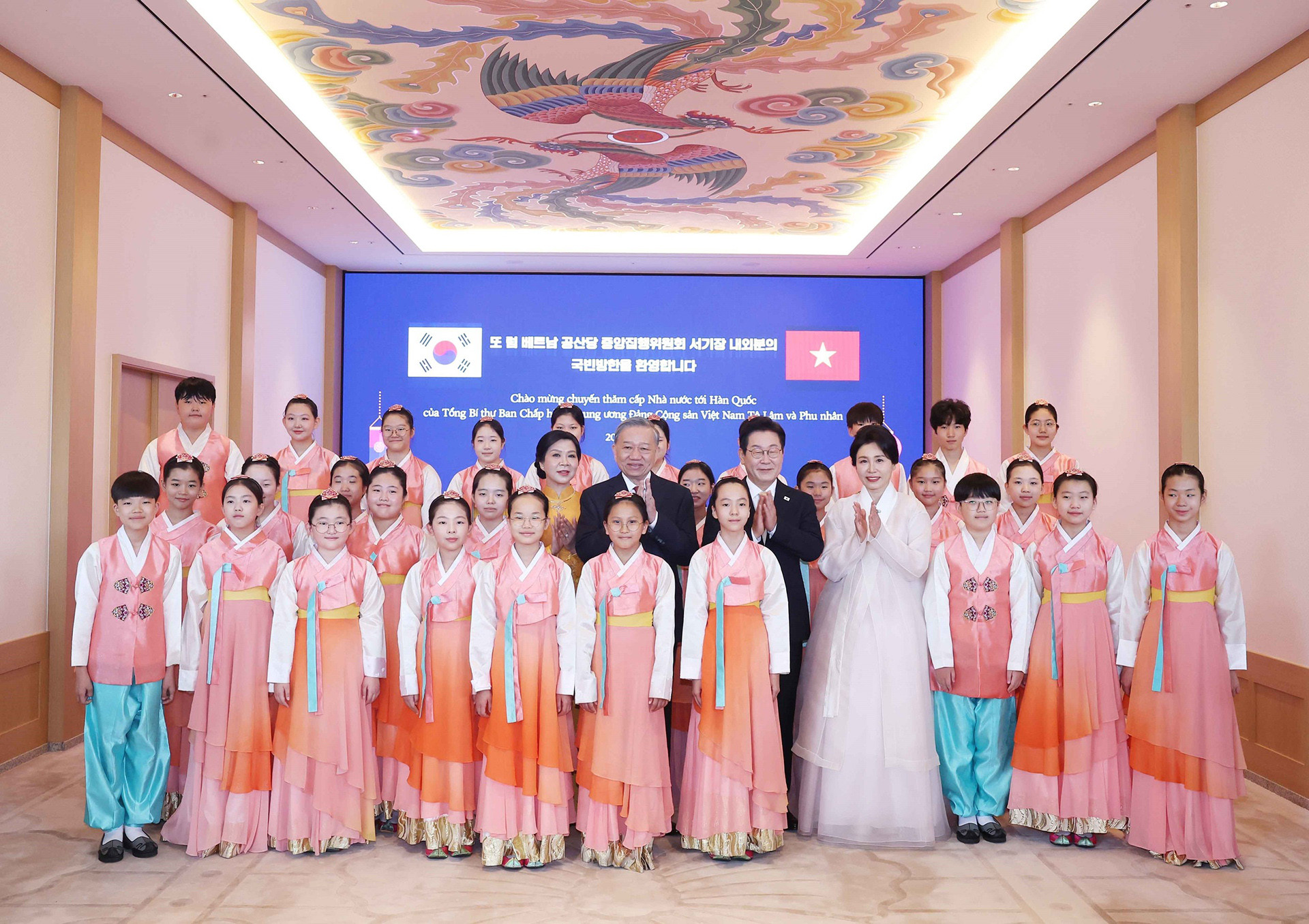 vnapotalledontongbithutolamvaphunhanthamcapnhanuochanquoc8202547 1754879455863821136408.jpg