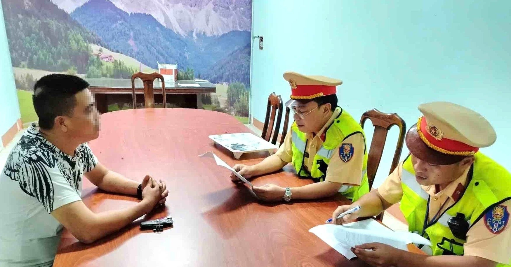 Bị tước bằng lái vì dương tính với ma túy vẫn điều khiển xe chở quá 21 khách