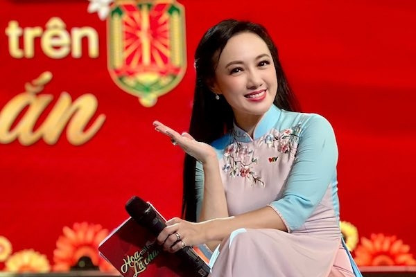 BTV Hoài Anh VTV thấm mệt sau 5 tiếng ghi hình, Quang Dũng đón tuổi 49