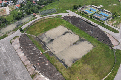 Cảnh đáng sợ bên trong sân vận động bỏ không nhiều năm ở Phú Thọ