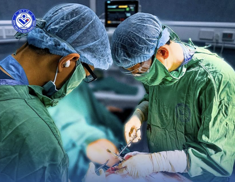 5 lần thai lưu, 2 lần nguy cơ mất tử cung, người mẹ nghẹn ngào đón con khỏe mạnh