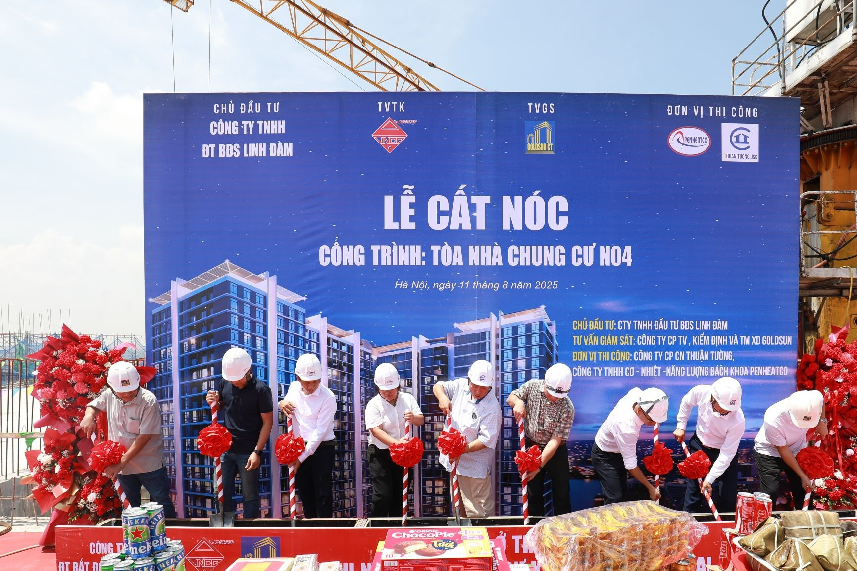 Cất nóc tòa căn hộ đầu tiên dự án Hanoi Melody Residences