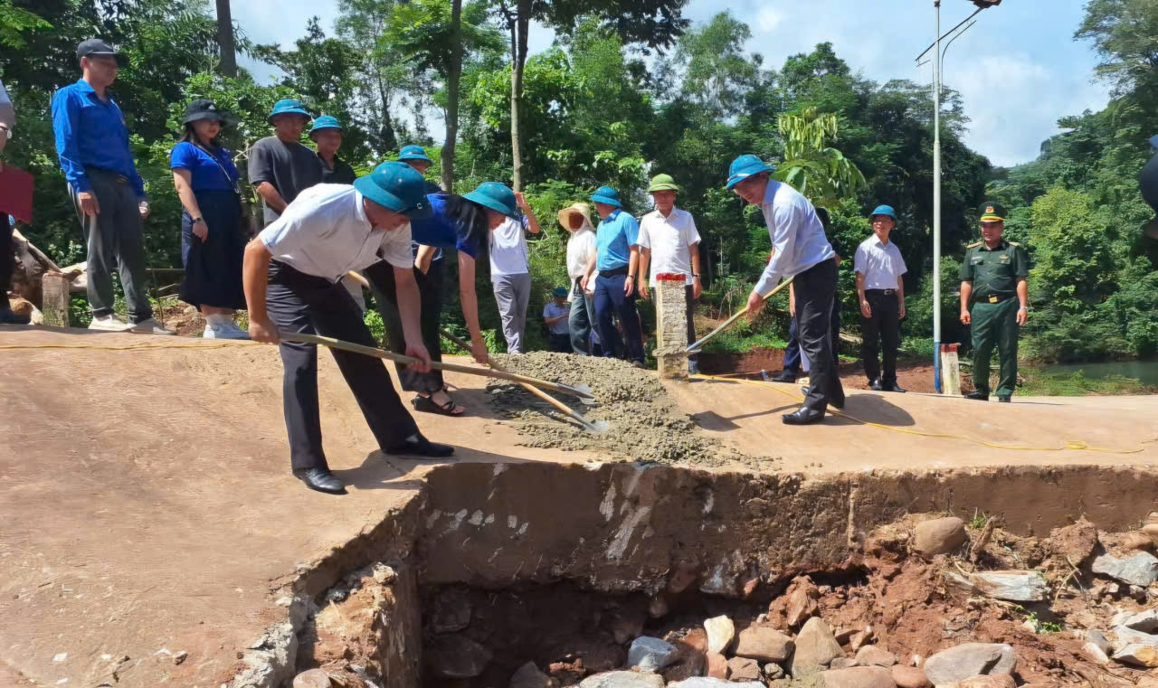 cầu cà ròng 3.jpg