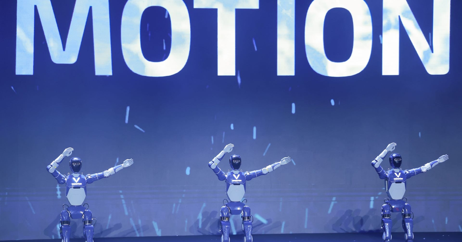 VinMotion 'Làm Nên Chuyện Mộng': Robot Người Hình Việt Nam 'Gây Bão' Sau 7 Tháng Phát Triển!
