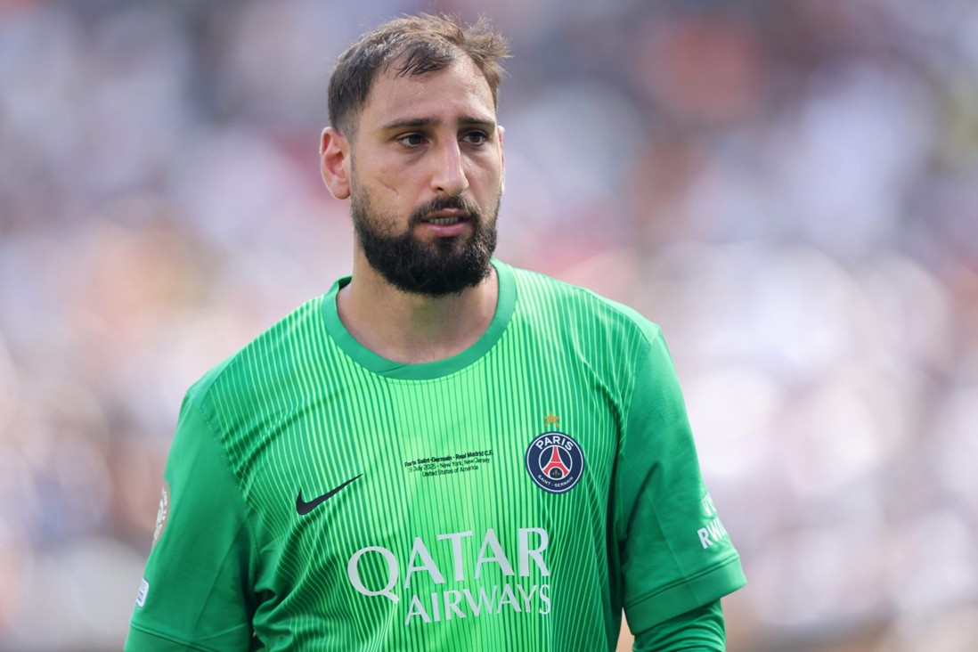 PSG thẳng tay loại Donnarumma, MU và Chelsea sốt sắng