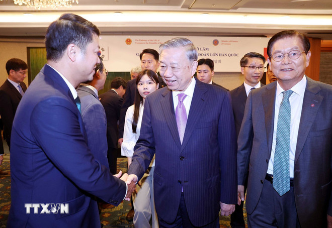 ttxvn-tong-bi-thu-to-lam-gap-go-mot-so-tap-doan-lon-cua-han-quoc-1208-1.jpg