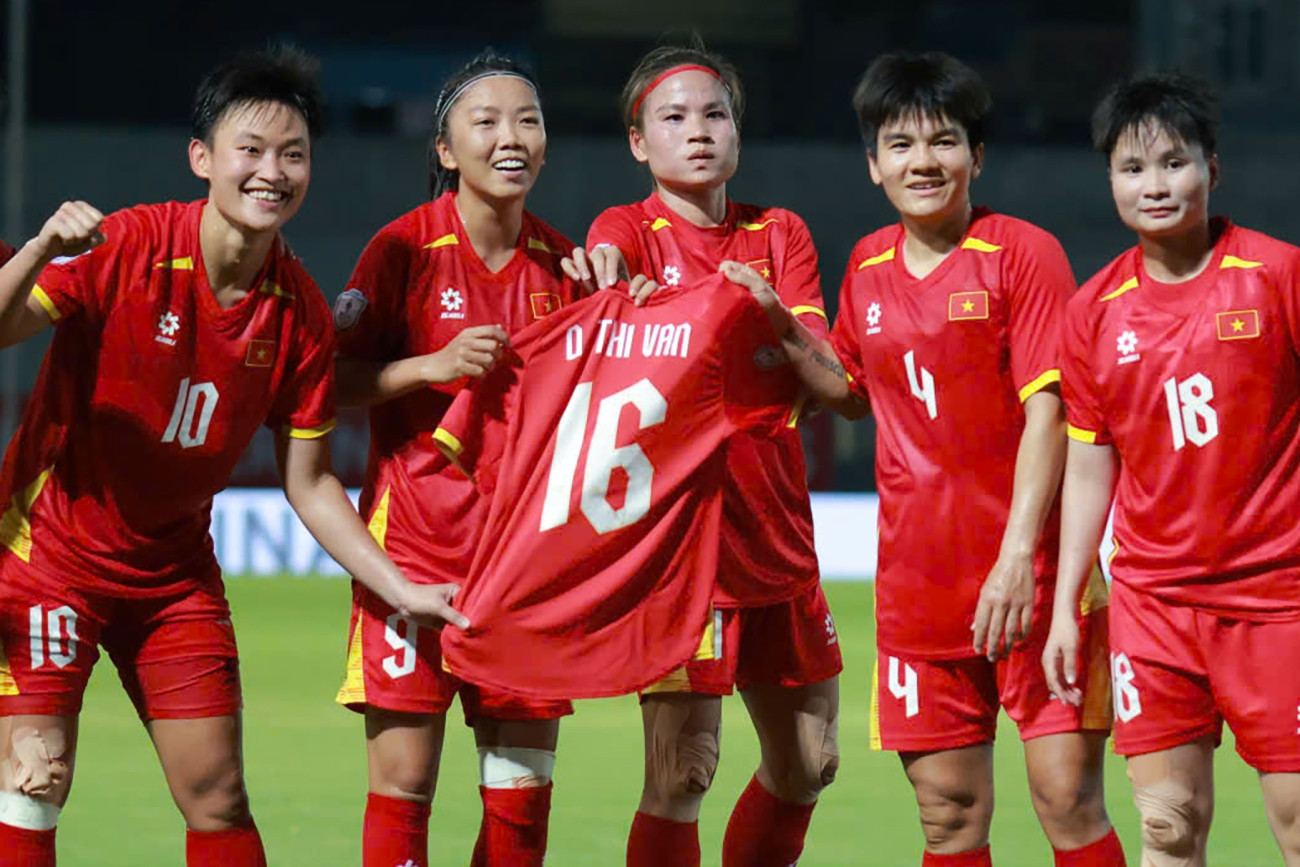 Tuyển nữ Việt Nam có hành động đặc biệt ở trận thắng Thái Lan
