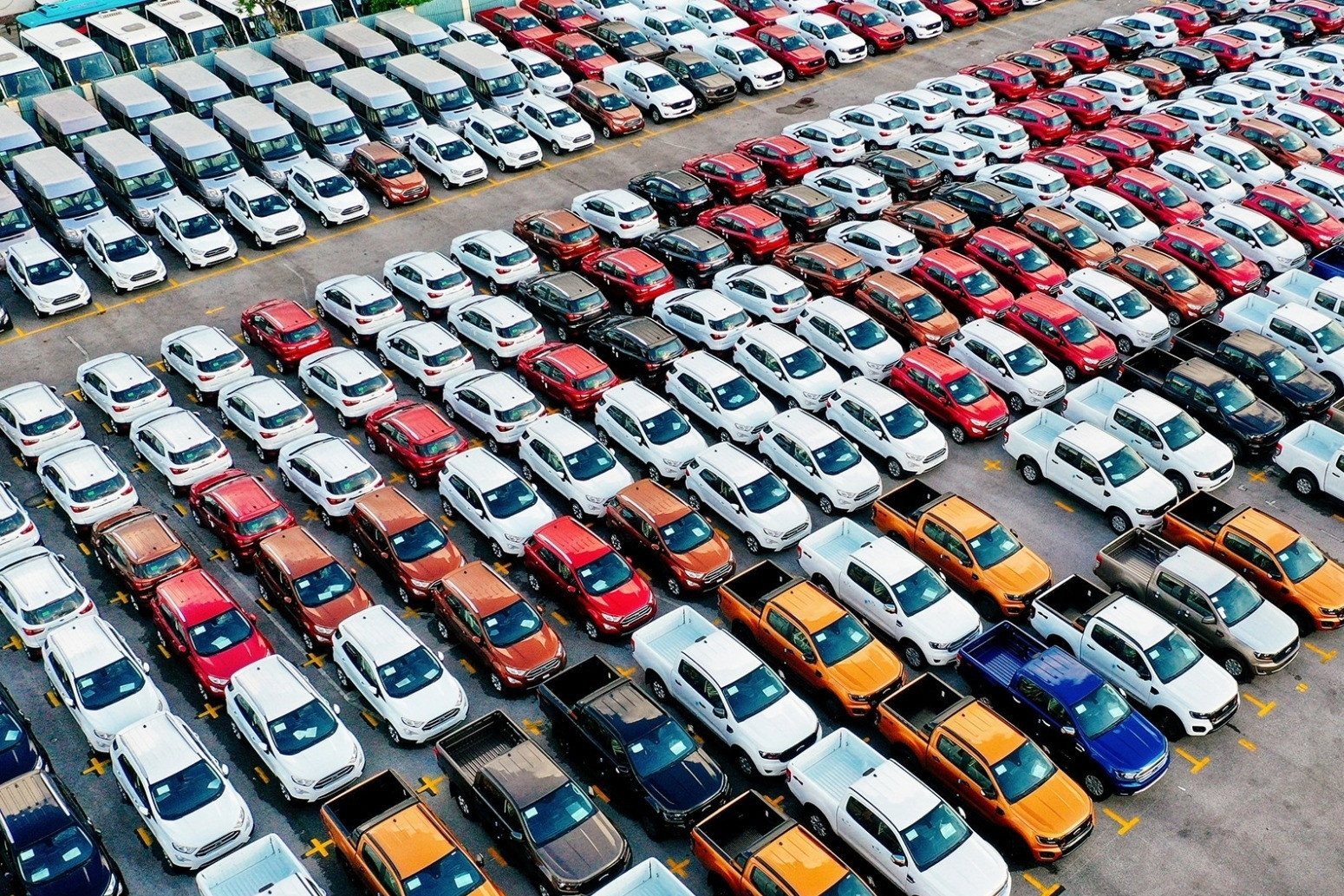 Xe nhập khẩu vẫn lấn át xe lắp ráp trong nước, 'giỏi' lấy lòng khách Việt
