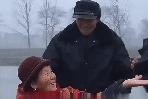 Cụ ông nổi tiếng yêu vợ, cuối đời nói 1 câu khiến hàng triệu trái tim thổn thức