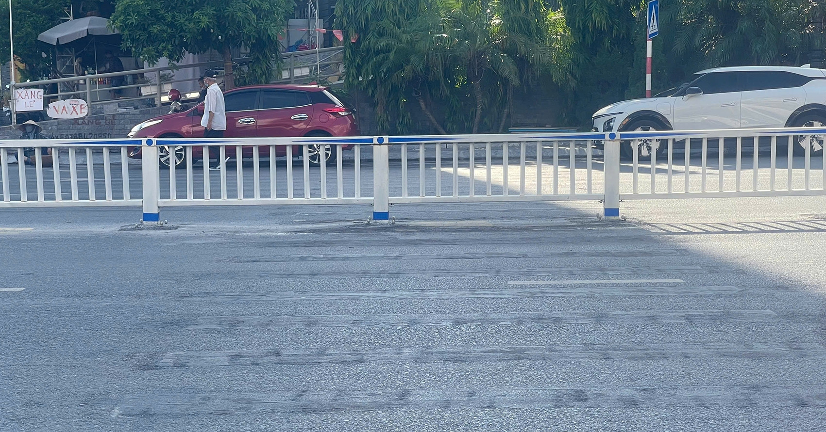 Động thái mới của Quảng Ninh sau khi dải phân cách chắn phần đường người đi bộ