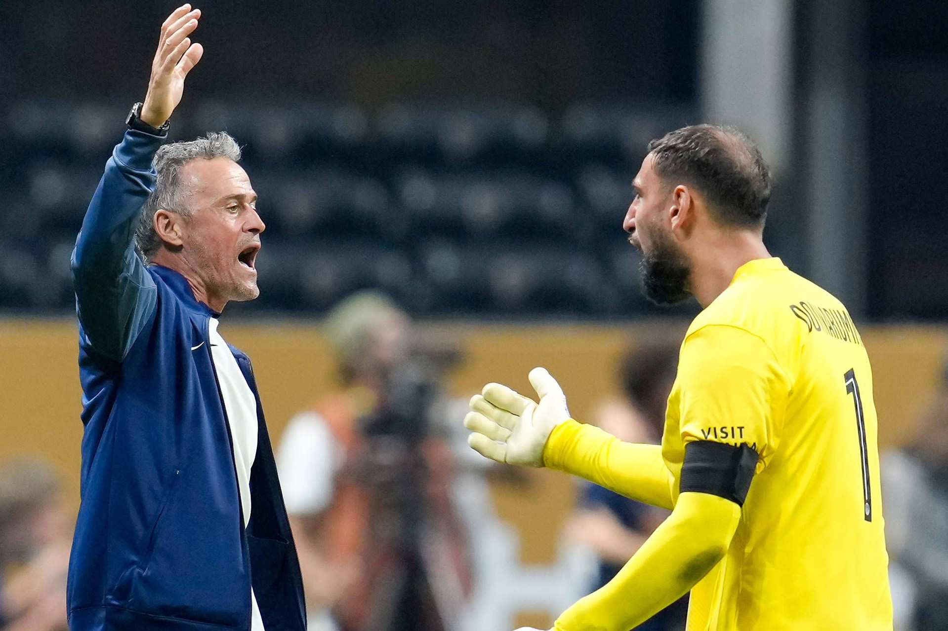 Donnarumma mắng PSG, Luis Enrique nói lý do đuổi người hùng Cúp C1