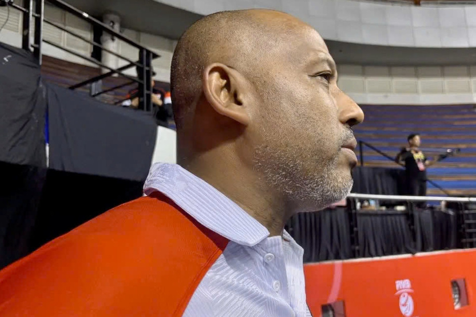 Được nhận vé từ U21 bóng chuyền Việt Nam, HLV Indonesia bất ngờ