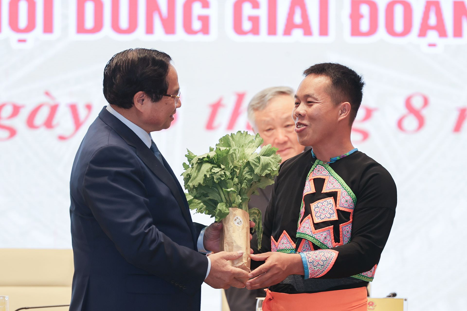 hoi nghi 2.jpg