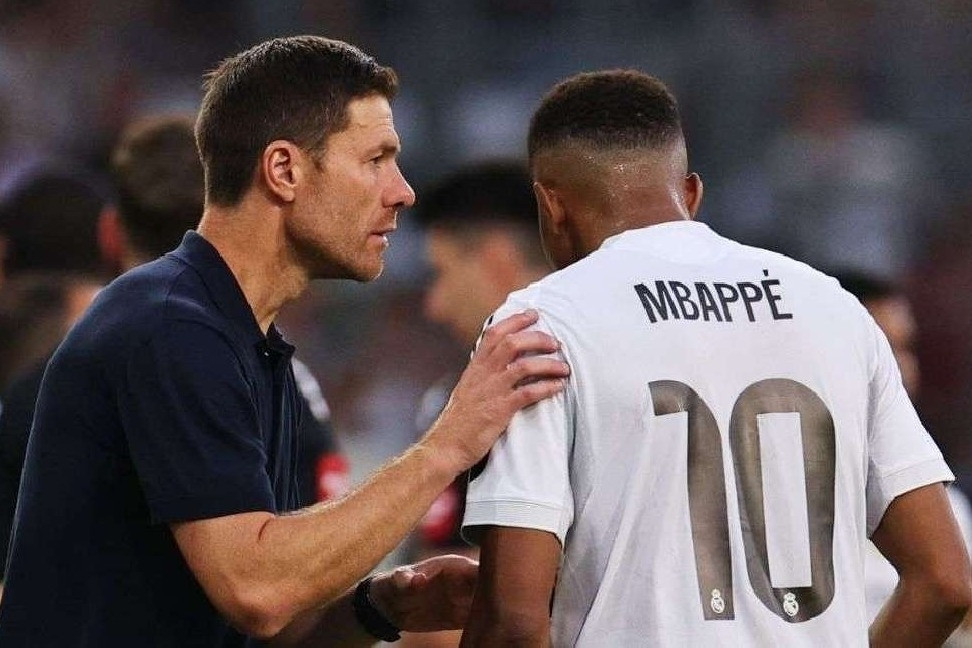 Mbappe ra mắt áo số 10 hoành tráng, tuyên bố lớn với Xabi Alonso