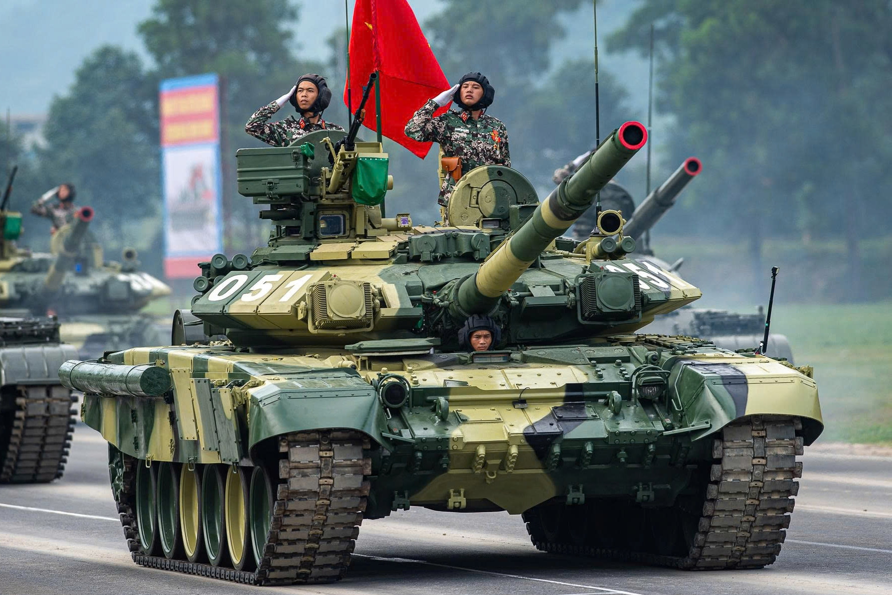 Phương tiện đặc chủng chiến đấu chống khủng bố lần đầu hợp luyện diễu binh