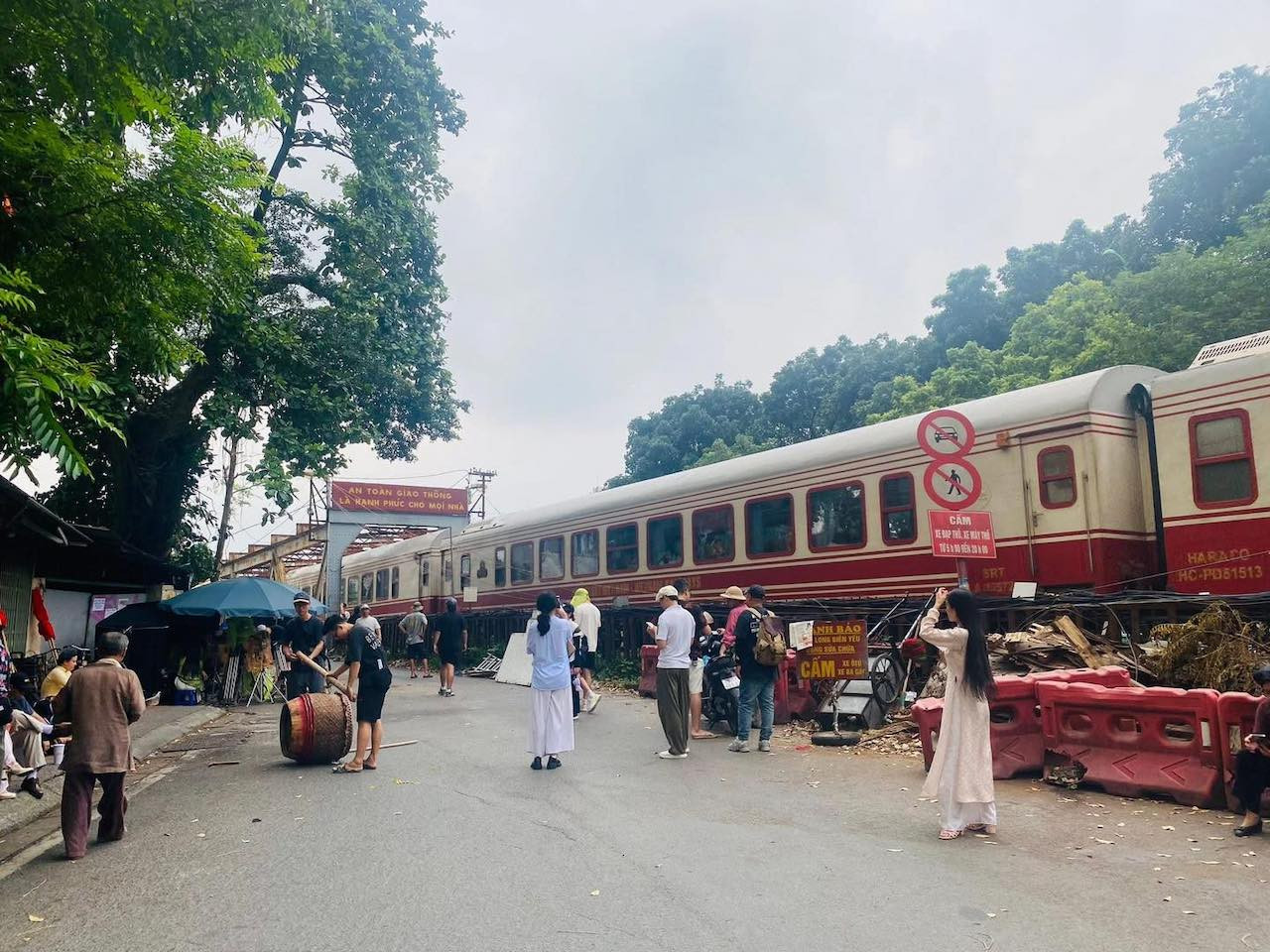 tăc đường.jpg