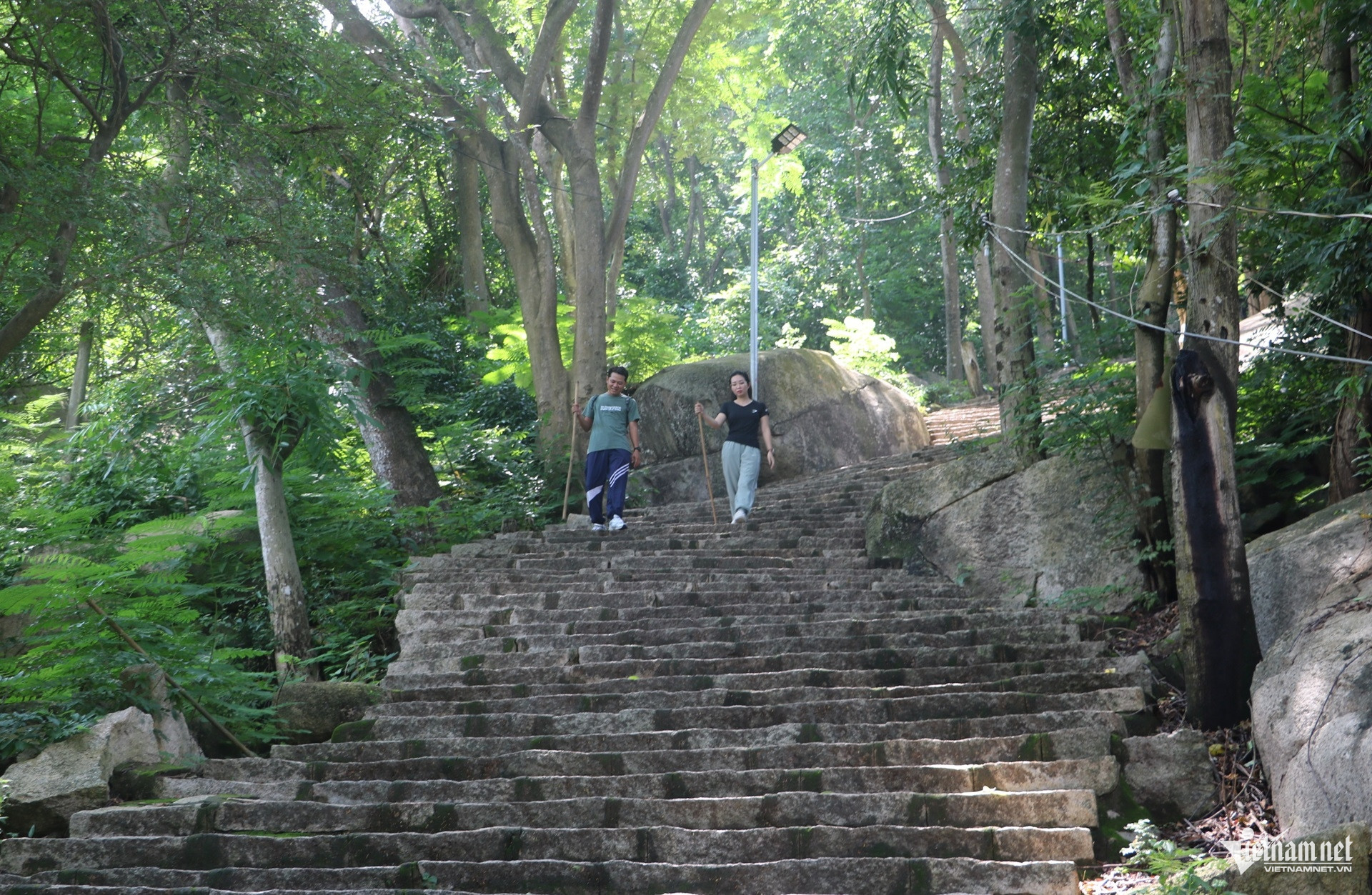 W-chùa Linh Sơn Bửu Thiền trên núi thị vải 1.JPG.jpg
