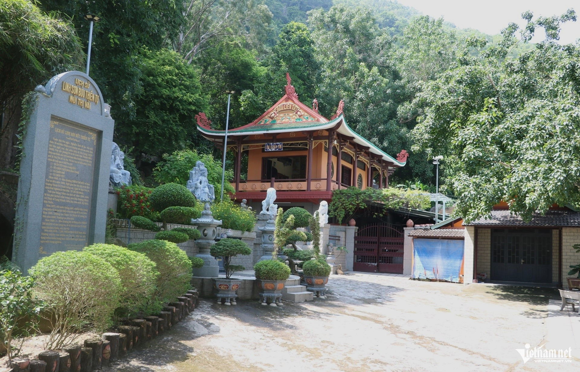 W-chùa Linh Sơn Bửu Thiền trên núi thị vải.JPG.jpg