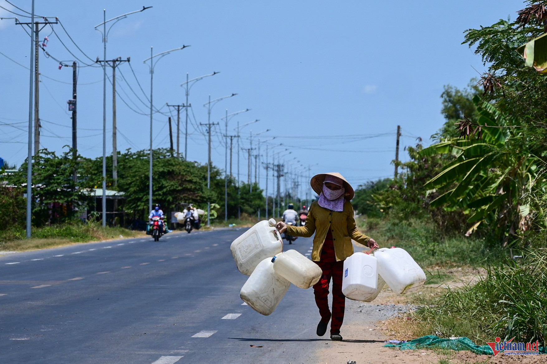 W-hạn mặn 11 18.jpg