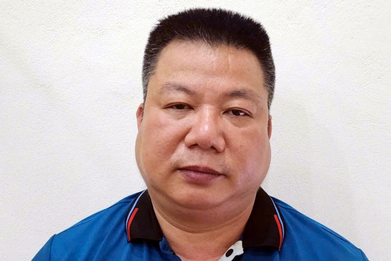 Bản tin chiều 14/8: Khởi tố người đàn ông lao vào xe khách rút chìa rồi bỏ đi