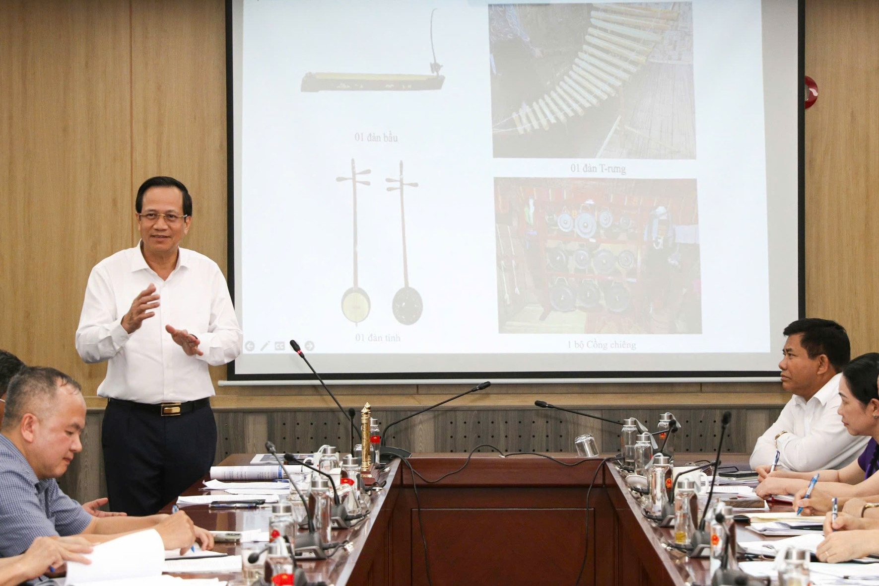 Bộ trưởng Đào Ngọc Dung kiểm tra, chỉ đạo công tác chuẩn bị triển lãm mừng 80 năm Quốc khánh của Bộ Dân tộc và Tôn giáo