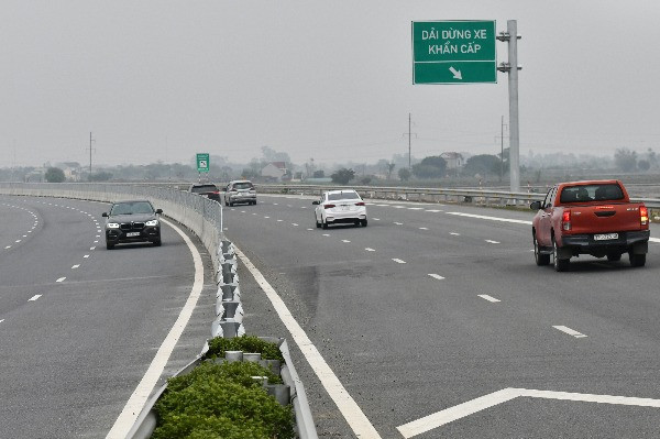 Điều chỉnh tốc độ trên cao tốc Pháp Vân - Cầu Giẽ, cấm ô tô tải đi ở làn 1