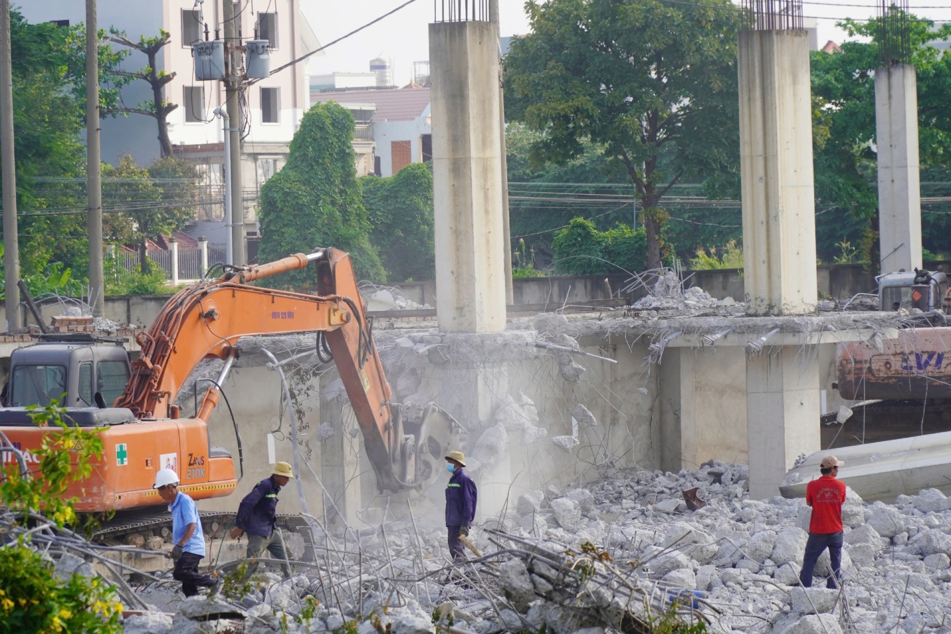 Đồng Nai tháo dỡ dự án khu phức hợp hàng trăm tỷ xây trái phép trên 'đất vàng'