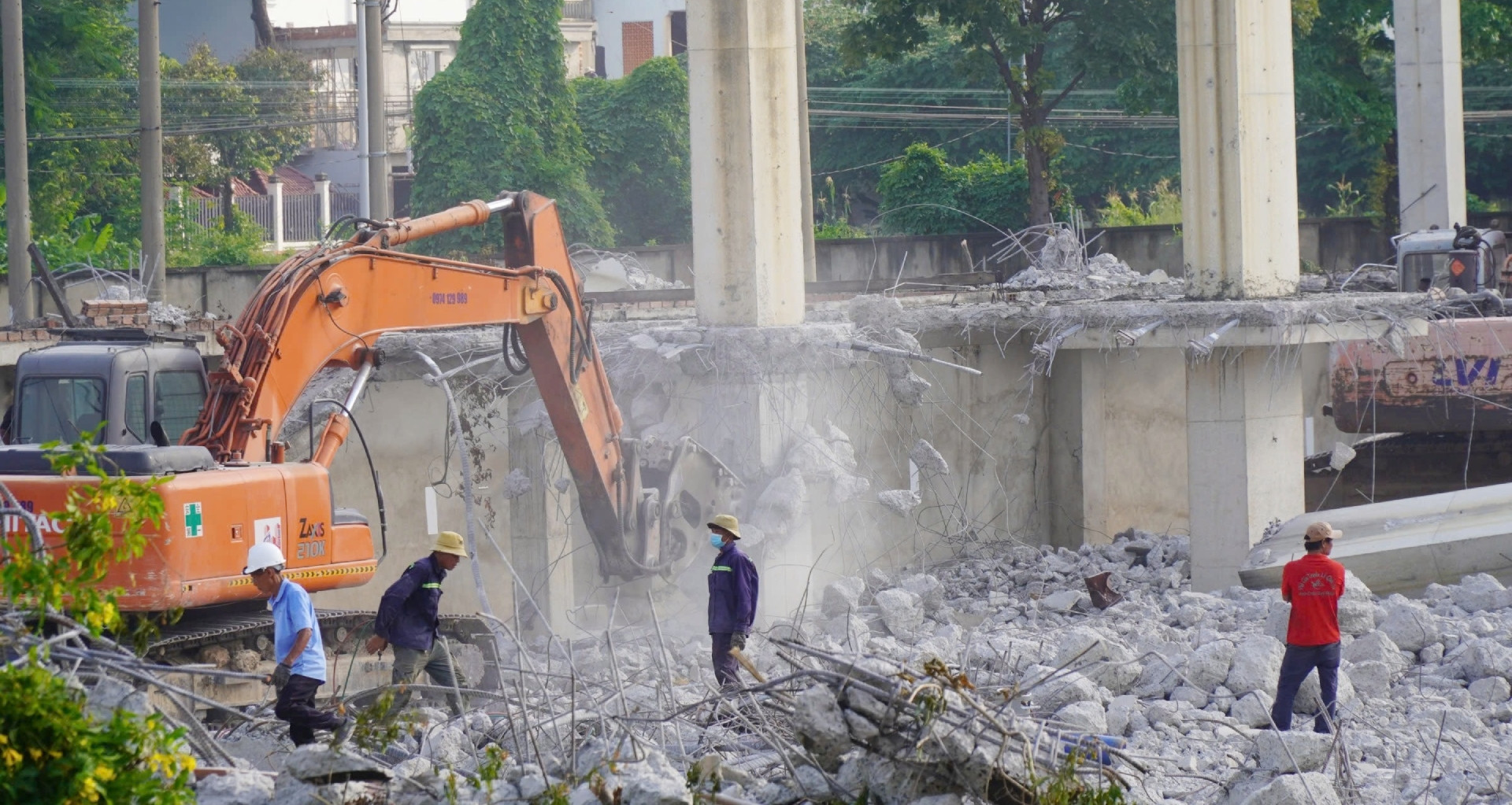 Đồng Nai tháo dỡ dự án khu phức hợp hàng trăm tỷ xây trái phép trên "đất vàng"