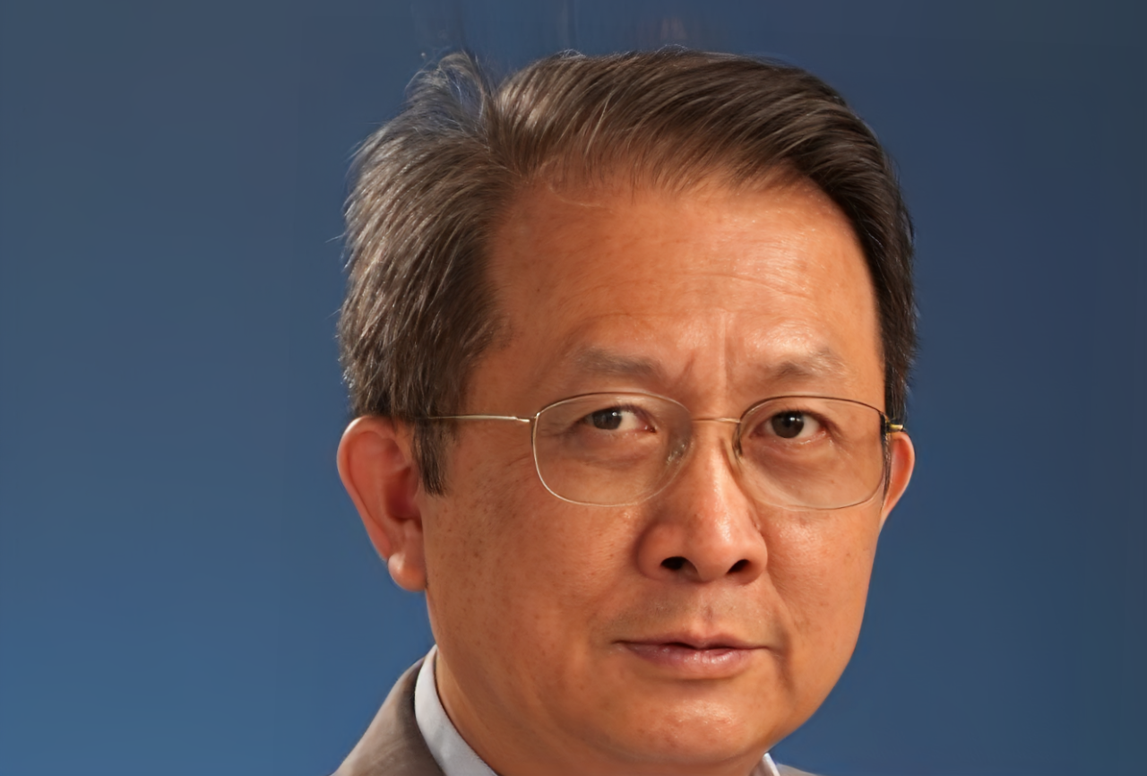 Giáo sư ngành ung thư từ bỏ mức lương 435.283 USD tại Mỹ để về nước sau 40 năm