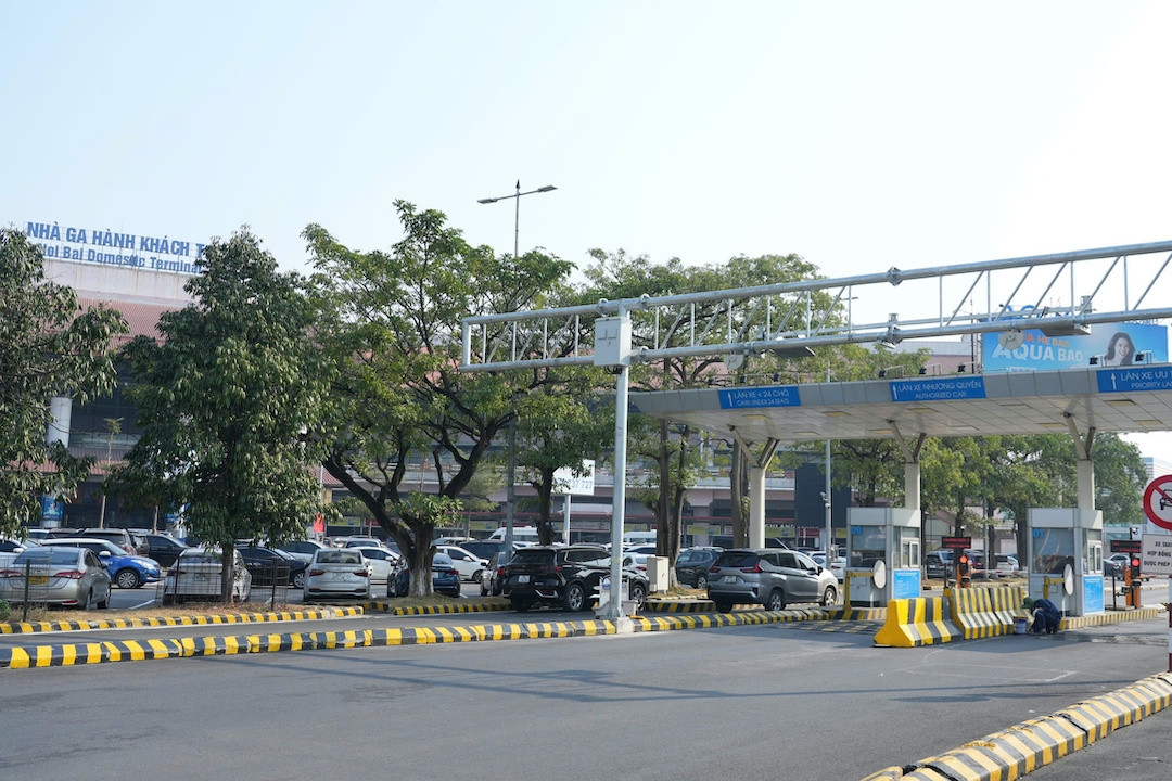 Thu phí đường bộ không dừng: Vì sao không trừ thẳng vào tài khoản cá nhân?