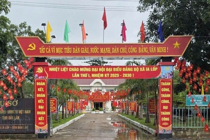 Xã khó khăn ở biên giới Đắk Lắk không nhận hoa chúc mừng đại hội