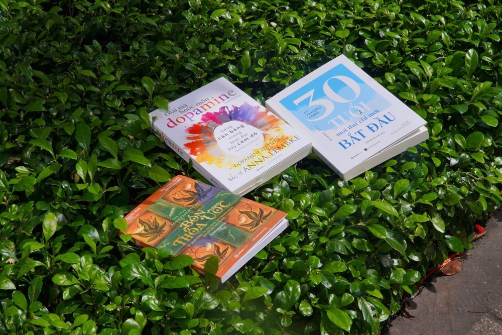 3 cuốn sách giúp giới trẻ vượt qua khủng hoảng do mạng xã hội gây ra