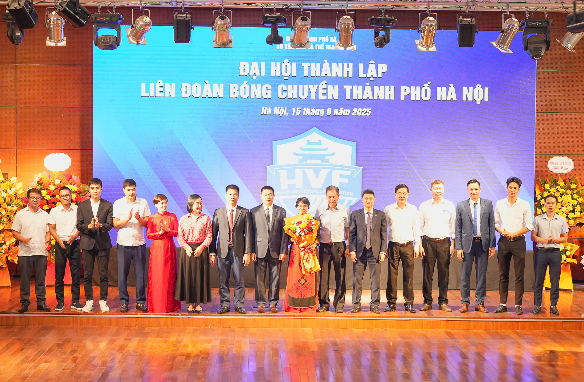 bong chuyen ha noi.jpg