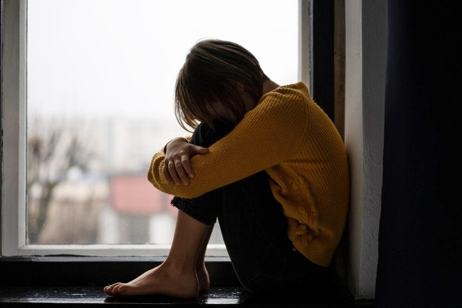 Chờ đợi 10 năm để ly hôn, chồng bất ngờ đem về tờ giấy khiến vợ rụng rời