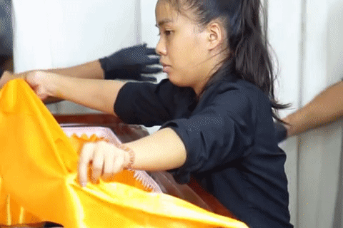 Chuyên 'làm đẹp' cho tử thi, 2 cô gái ở TPHCM kể những cách vượt qua nỗi sợ hãi