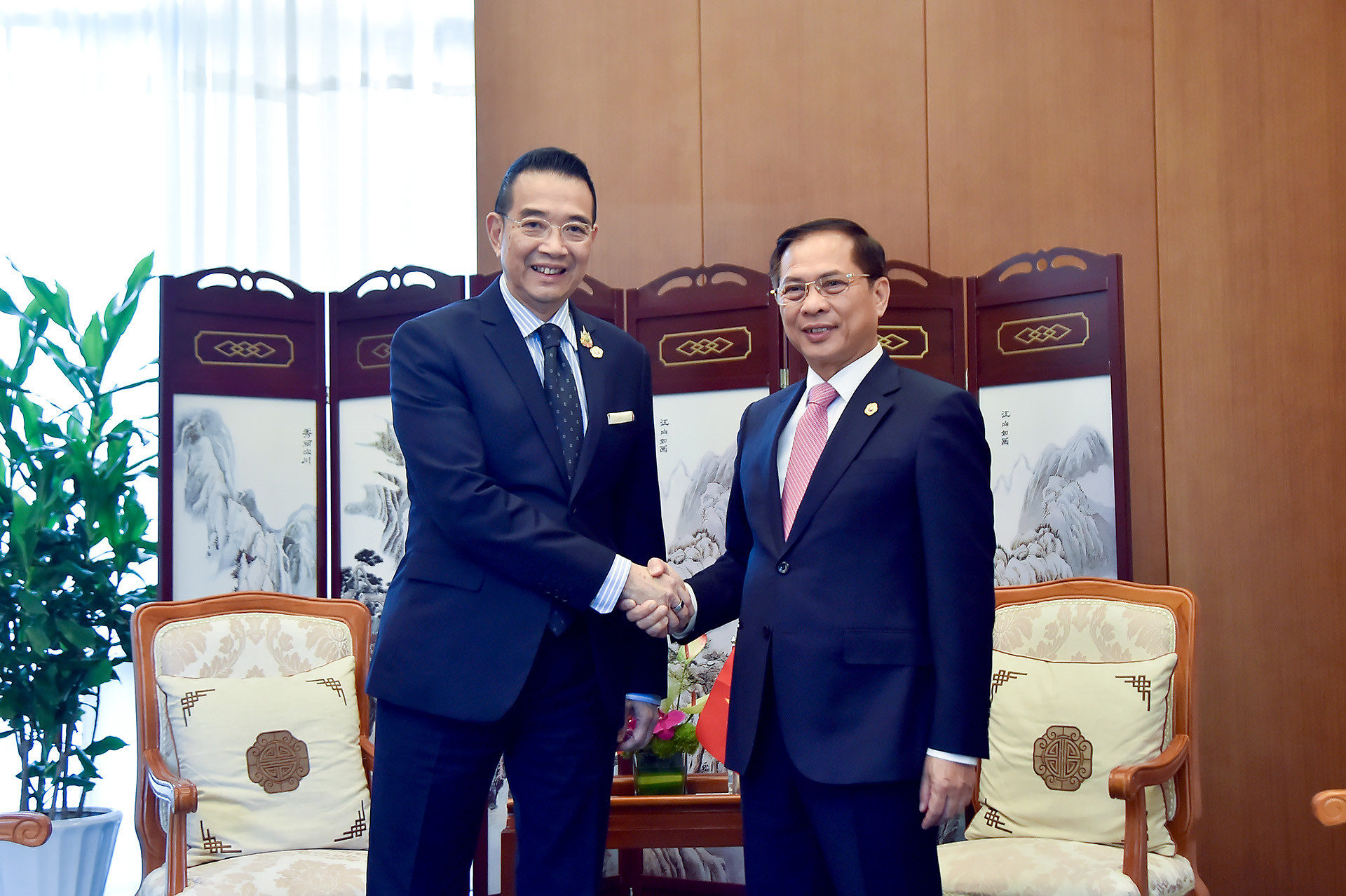 Gặp BTNG Thái Lan ảnh 2.jpg