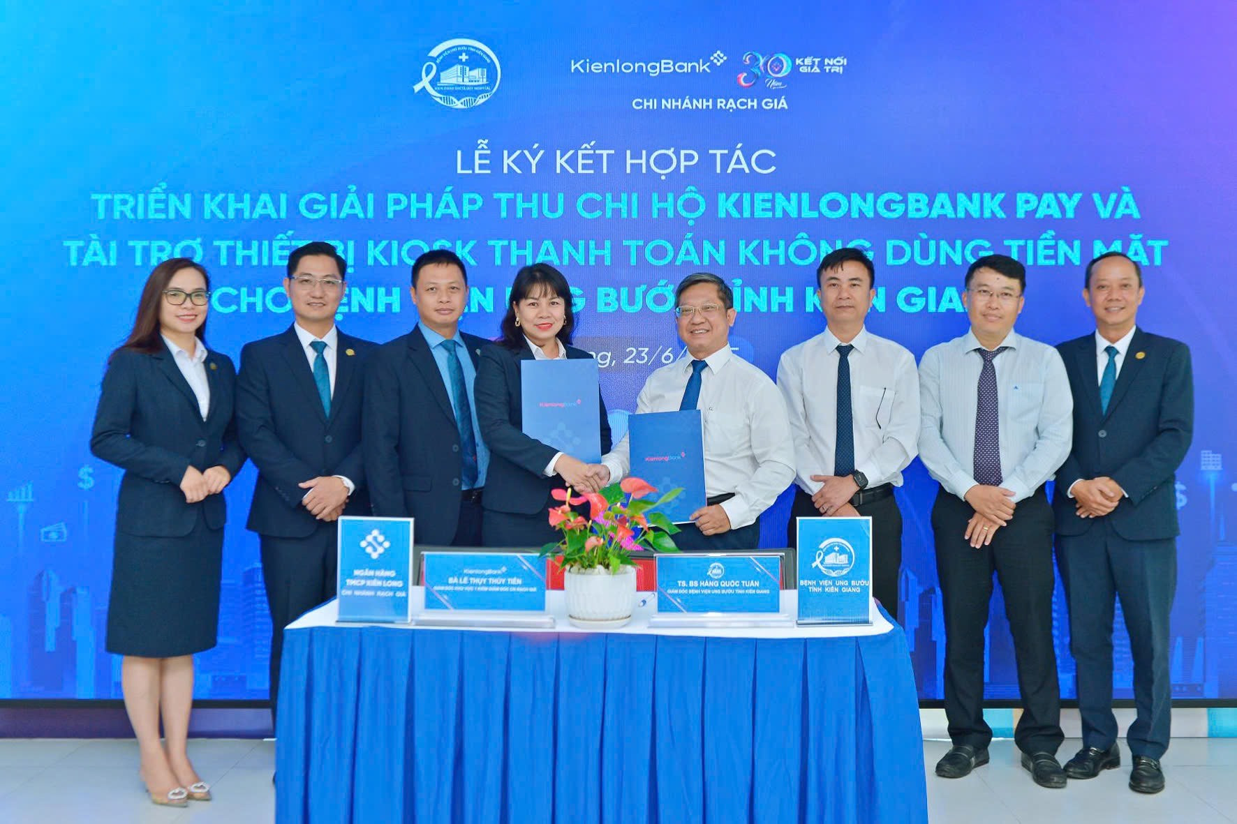 KienlongBank giới thiệu giải pháp thanh toán số cho các bệnh viện và trường học