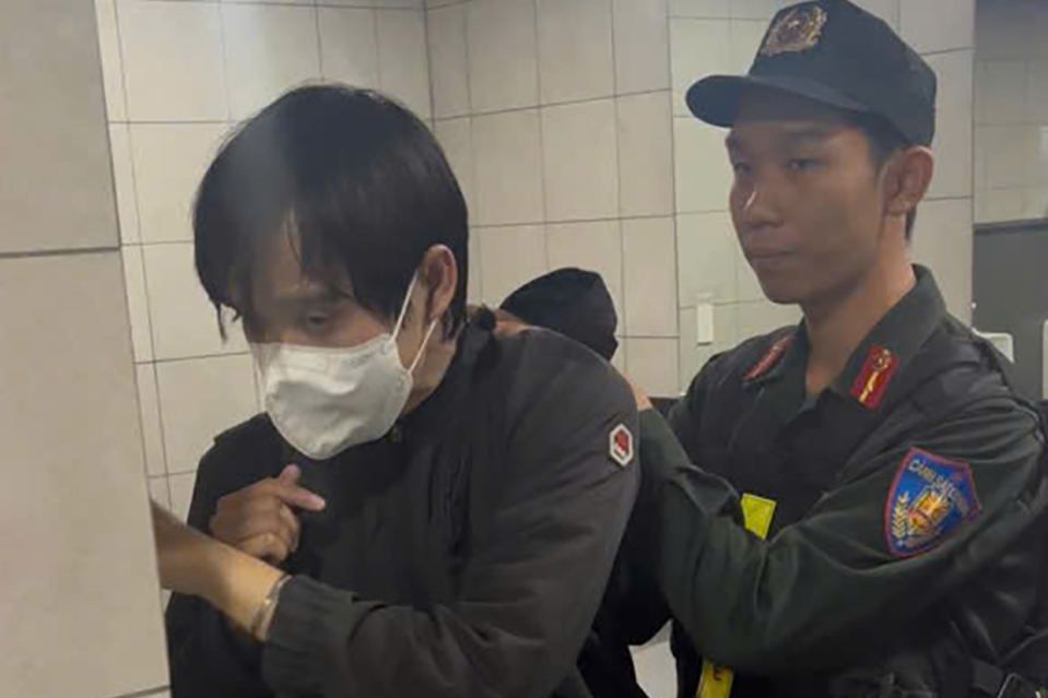 Kẻ sàm sỡ bị cô gái truy đuổi, đánh ở Metro TPHCM: Nhiều người nhận là nạn nhân