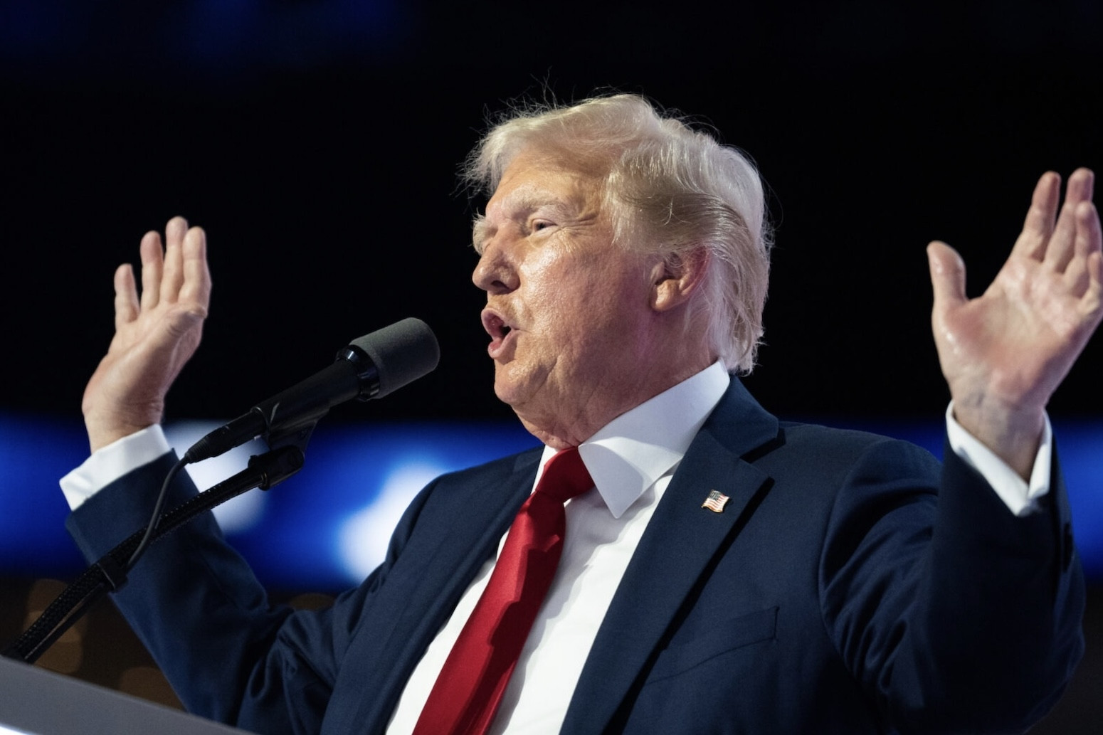 Ông Trump nói 'không đàm phán cho Ukraine', nêu điều kiện phạt nặng Nga