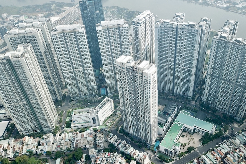 Sếp bất động sản hưởng thu nhập tiền tỷ, có người lương lại chỉ vài triệu