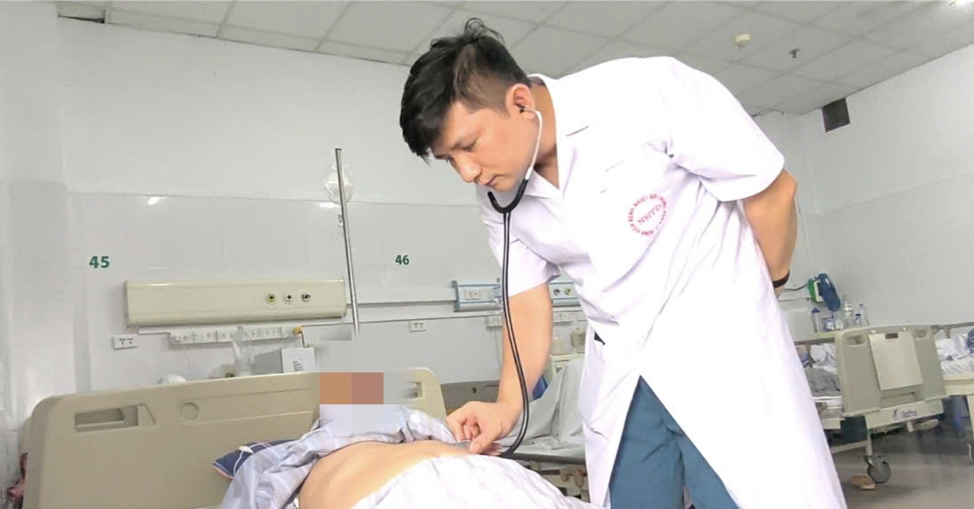 Sốt kéo dài cả năm, người đàn ông từ Đà Nẵng ra Hà Nội tìm nguyên nhân